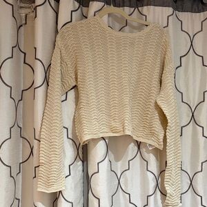 Elegant Beige Knit Crop Top